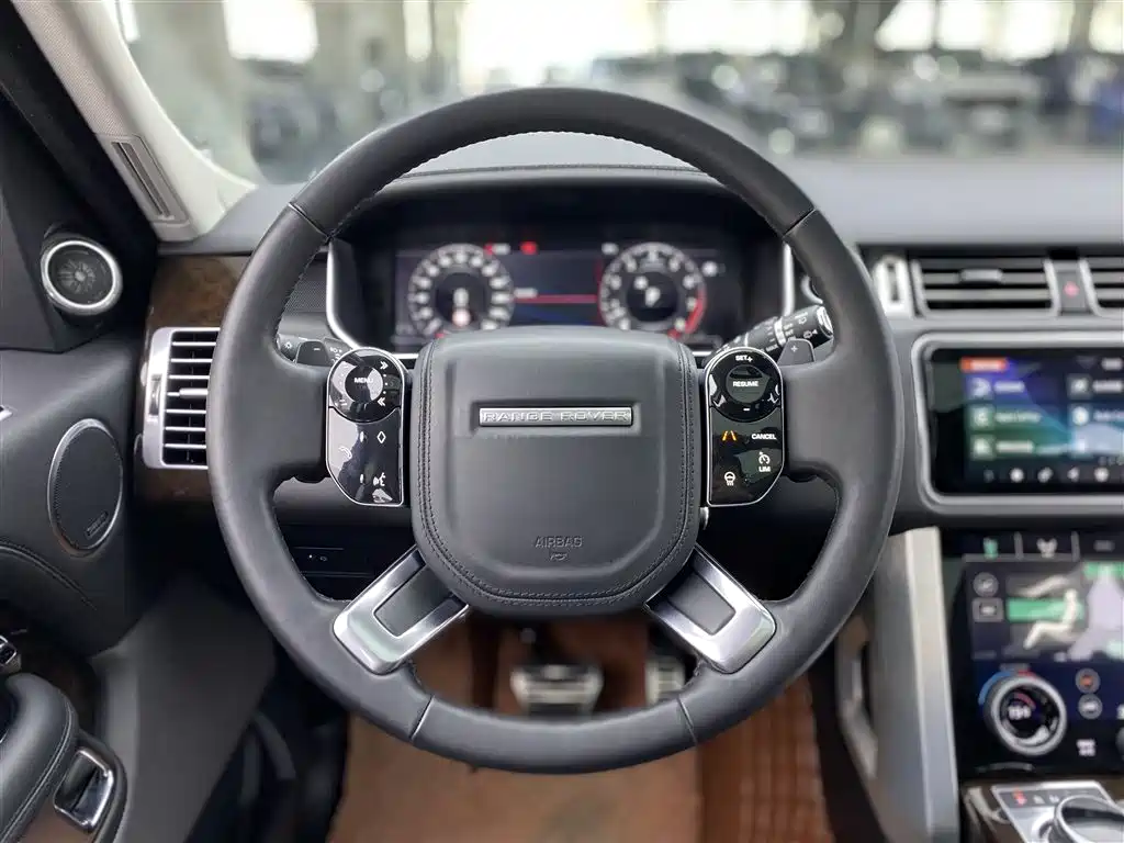 Range Rover 2022 3.0 L6 400PS Legendary Extended Classic Edition купить на сайте DeffCars