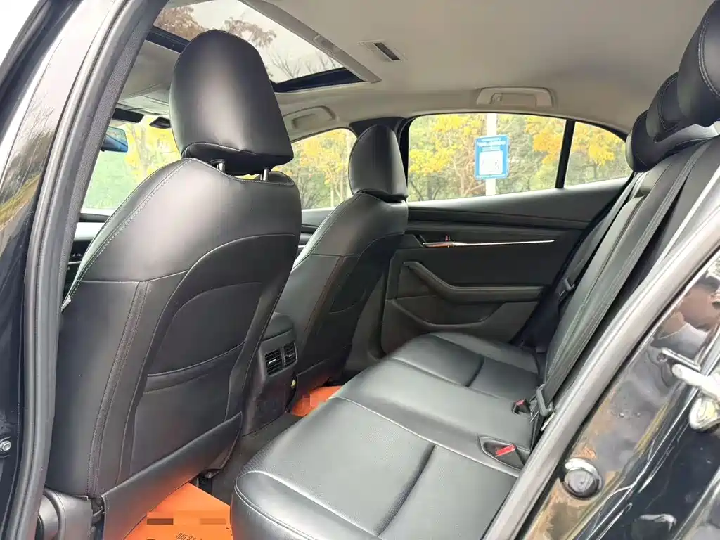 Mazda3 Angkesela 2021 2.0L Automatic Premium Edition купить на сайте DeffCars