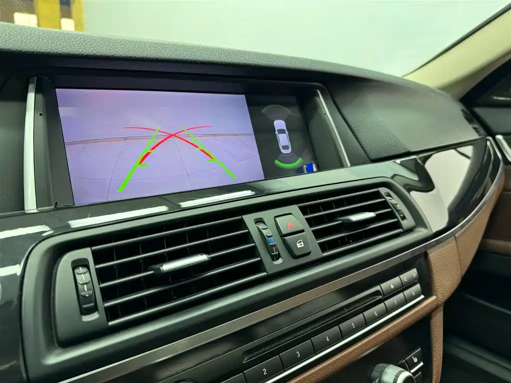 BMW 5 Series 2017 520Li Elegant купить на сайте DeffCars