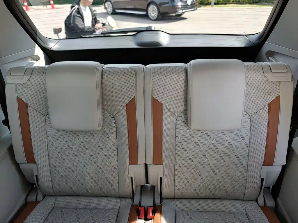 Touron 2023 530 V6 four-wheel drive flagship version купить на сайте DeffCars