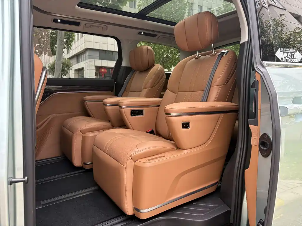 Everyone 9 2024 Super Hybrid Long Range Forest Edition Seven Seats купить на сайте DeffCars