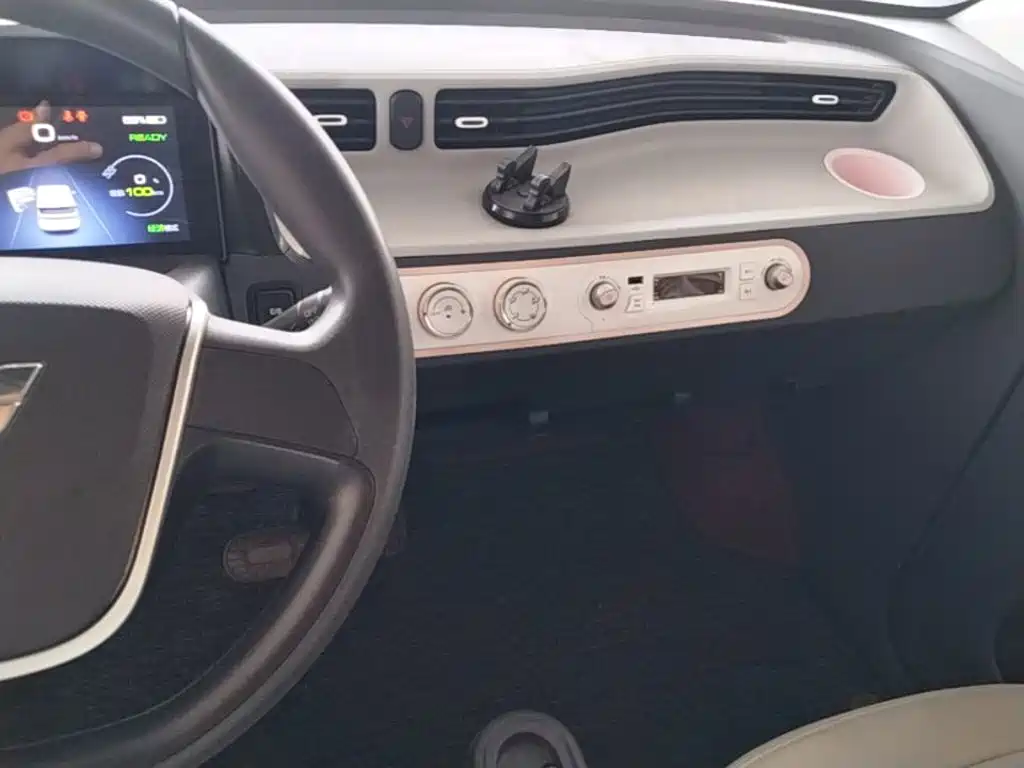 Hongguang MINIEV 2021 Macaron Sandwich Model 170km Lithium Iron Phosphate купить на сайте DeffCars