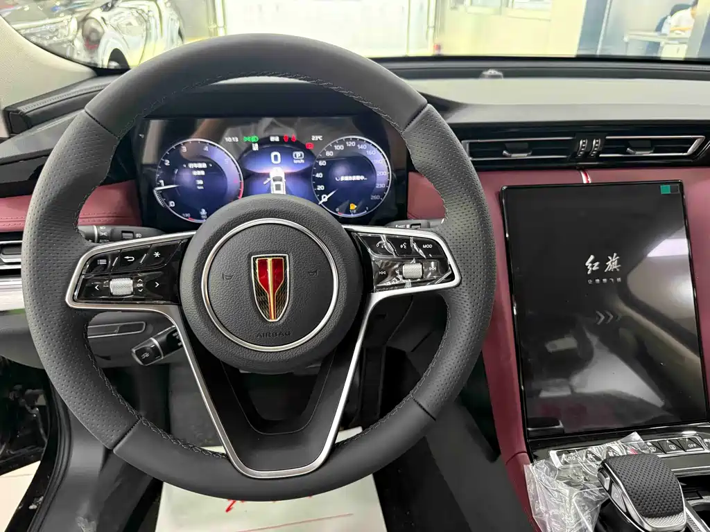 Hongqi H5 2025 2.0T automatic Qichang version купить на сайте DeffCars