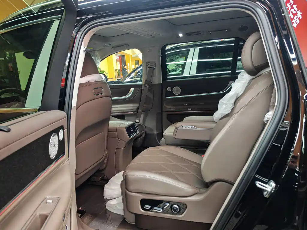 Wenjie M9 2025 extended range Ultra version 52kWh 6-seater version (192-line lidar) купить на сайте DeffCars