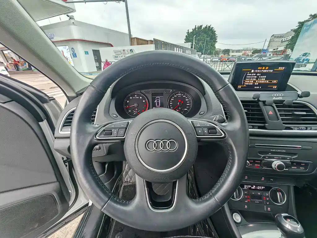 Audi Q3 2018 30th Anniversary Model 30 TFSI Fashion Model купить на сайте DeffCars