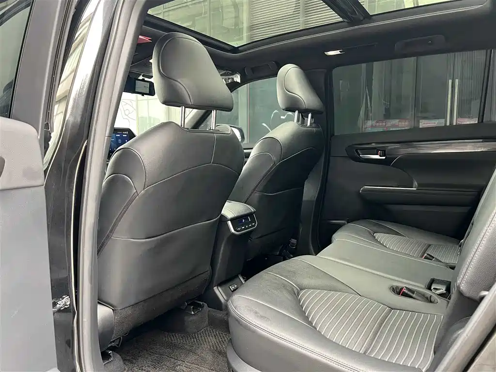 Crown Lufang 2021 2.5L HEV four-wheel drive premium version купить на сайте DeffCars