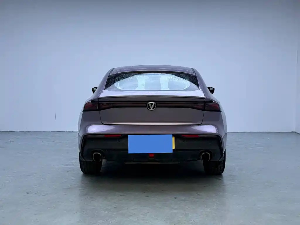 Changan UNI-V 2022 1.5T premium model купить на сайте DeffCars