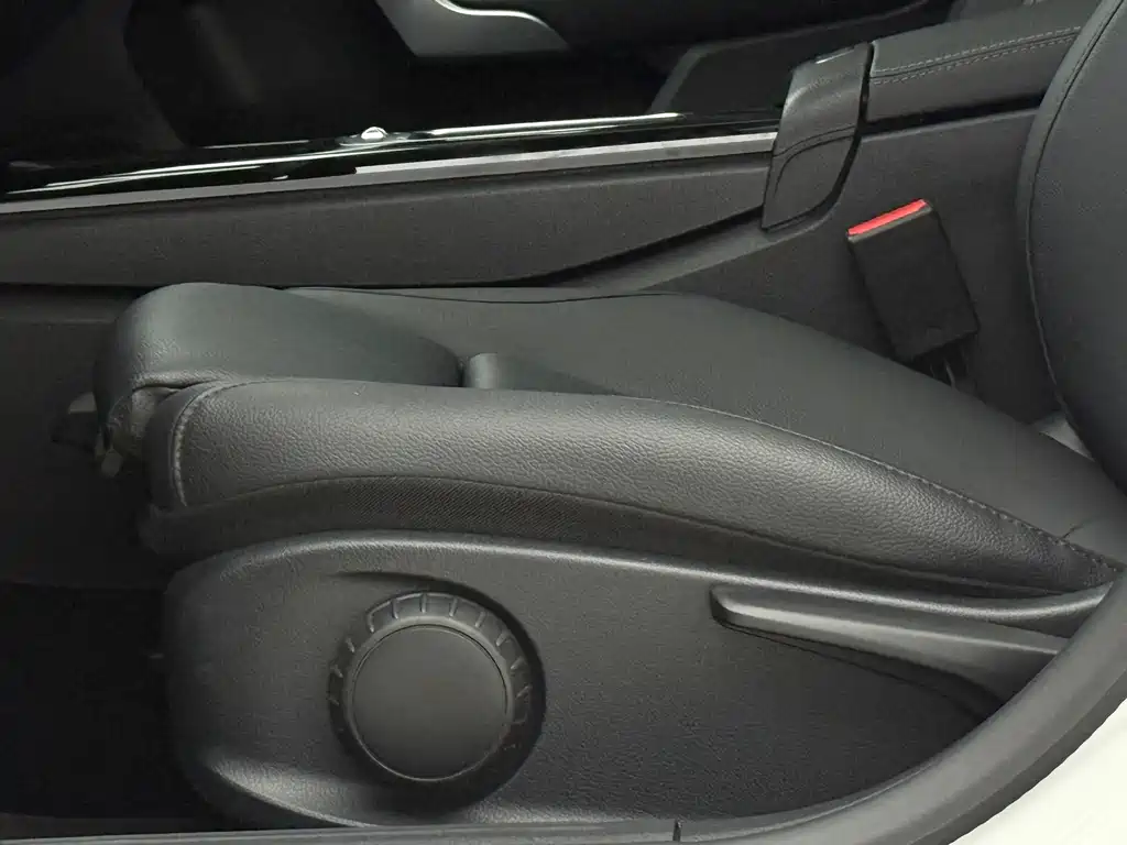 Mercedes-Benz A-Class 2023 A 180 L купить на сайте DeffCars