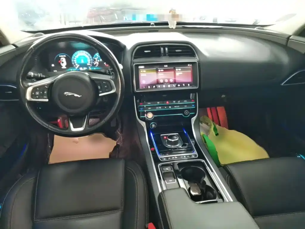 Jaguar XEL 2019 2.0T 200PS Exclusive Edition купить на сайте DeffCars