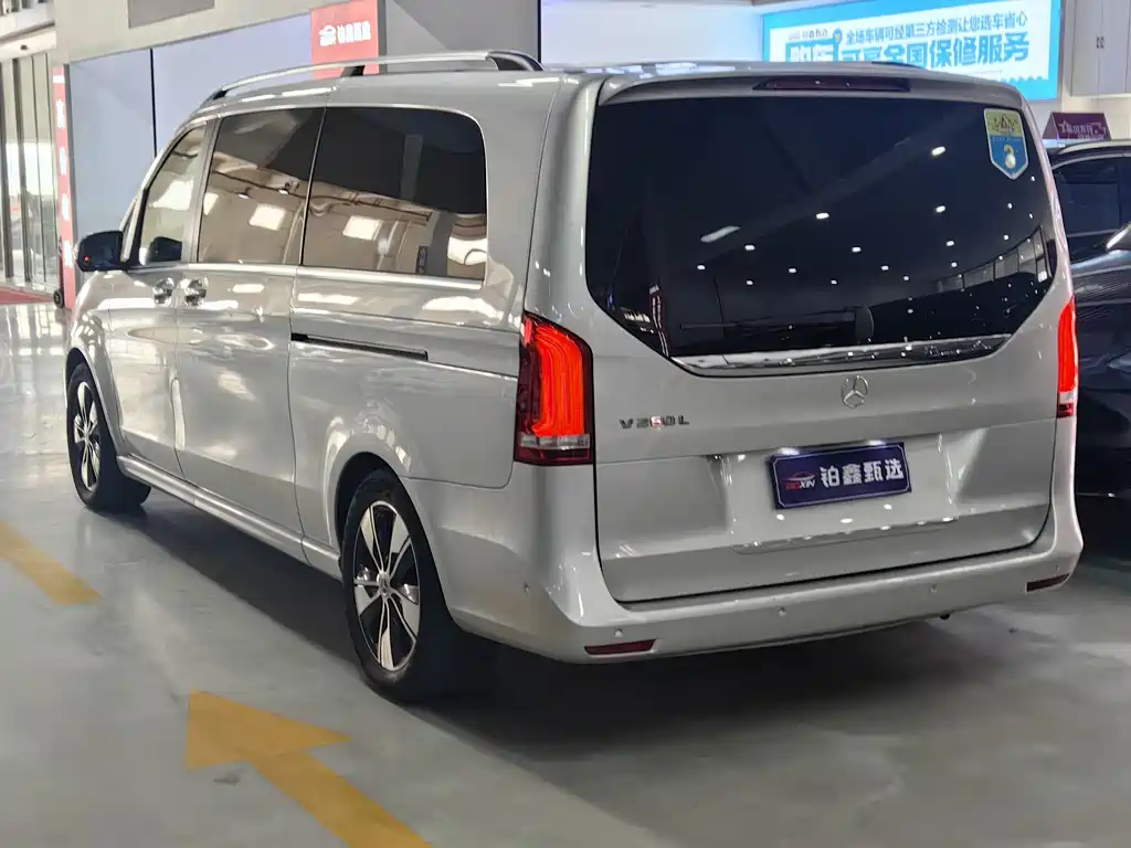 Mercedes-Benz V-Class 2022 V 260 L Long Wheelbase Luxury Edition купить на сайте DeffCars
