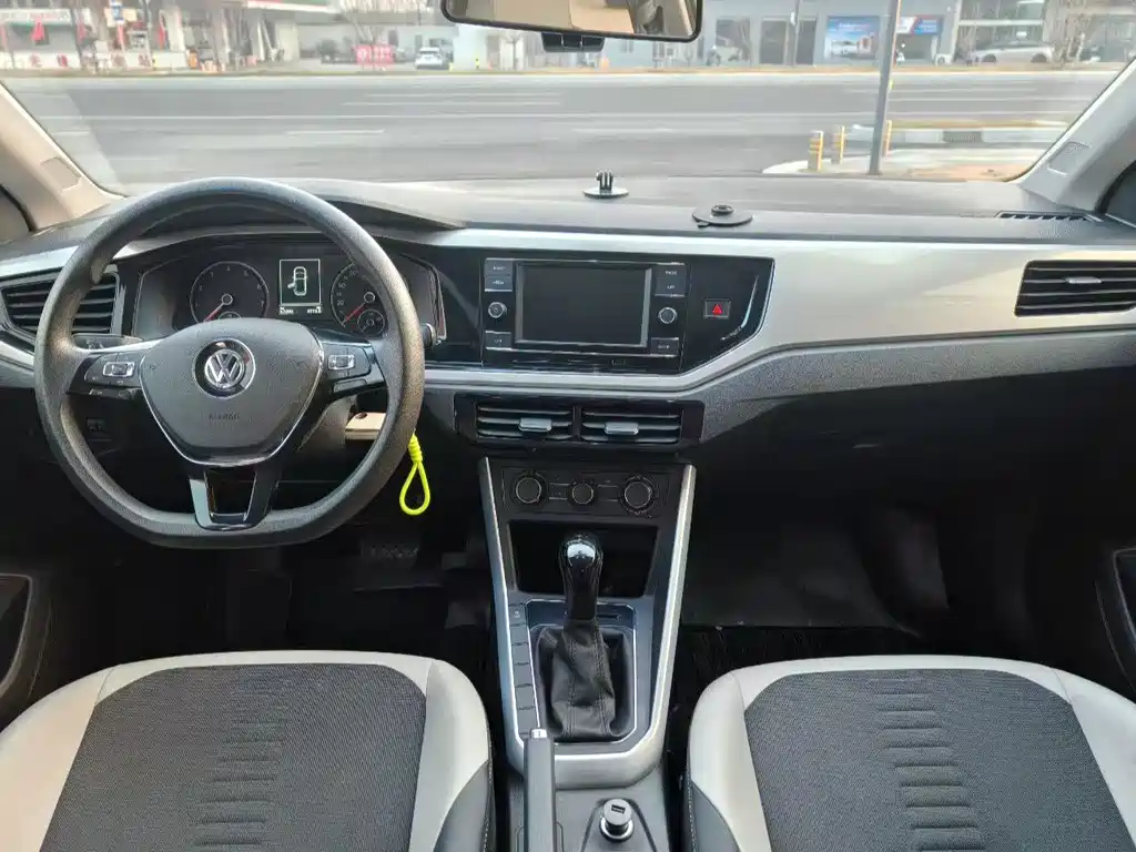 Polo 2019 Plus 1.5L Automatic Colorful Technology Edition купить на сайте DeffCars