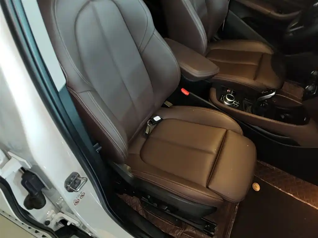 BMW X1 2020 sDrive25Li Leading Model купить на сайте DeffCars