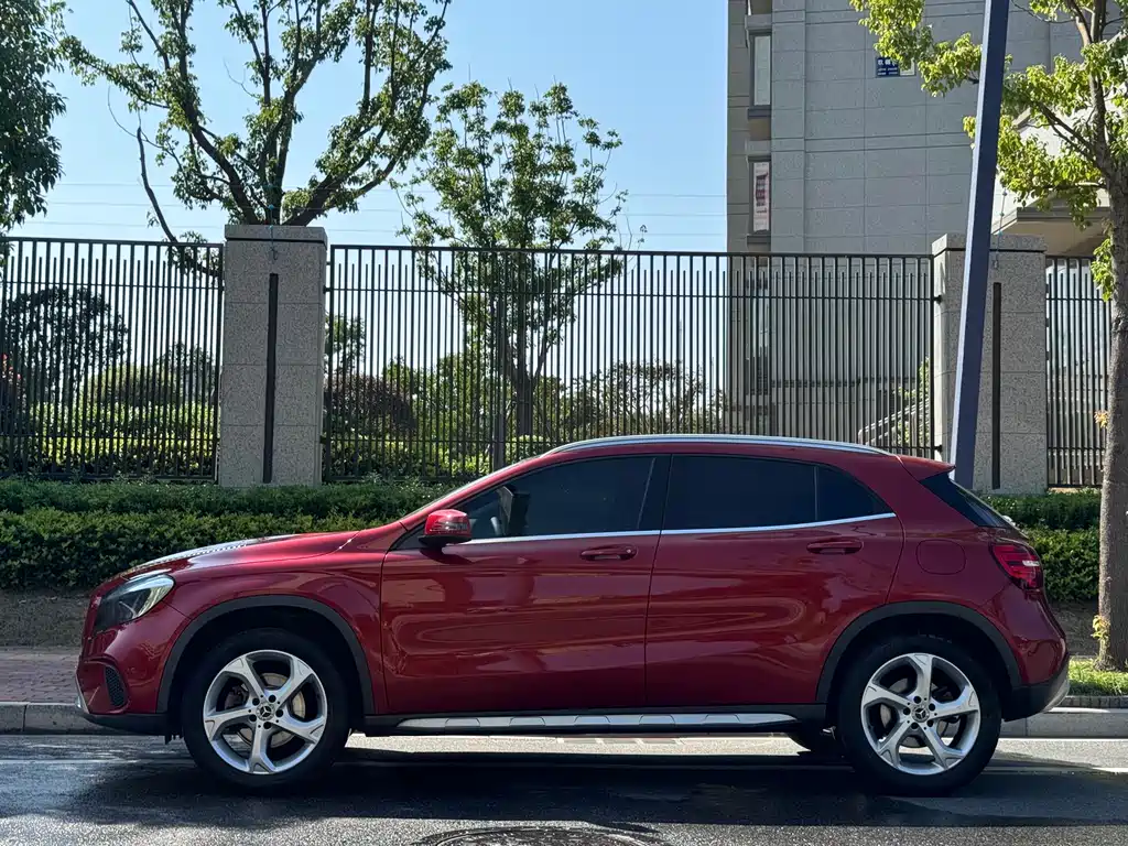 Mercedes-Benz GLA 2017 GLA 200 Dynamic купить на сайте DeffCars