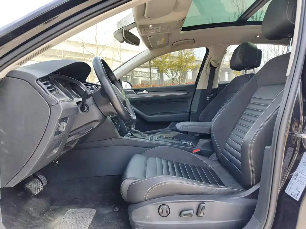 Magotan 2020 330TSI DSG leading model купить на сайте DeffCars