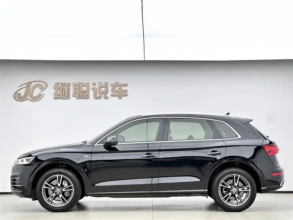 Audi Q5L 2018 40 TFSI enjoys fashionable style, National V купить на сайте DeffCars