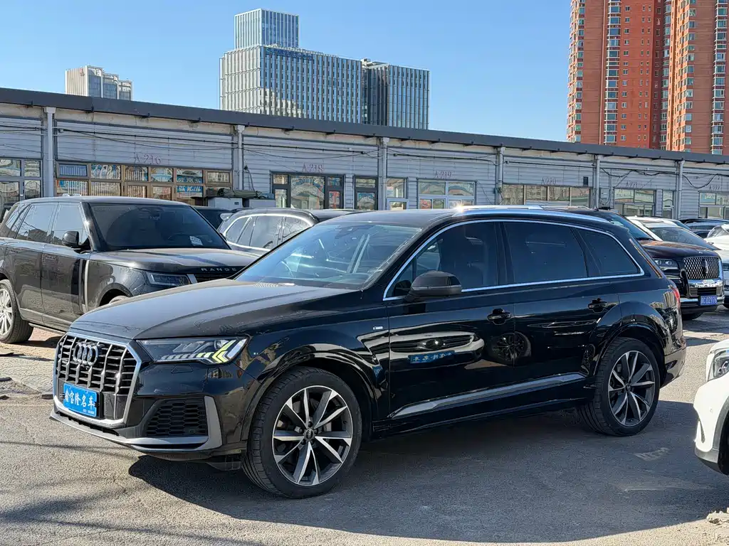Audi Q7 2022 55 TFSI quattro S line sports купить на сайте DeffCars