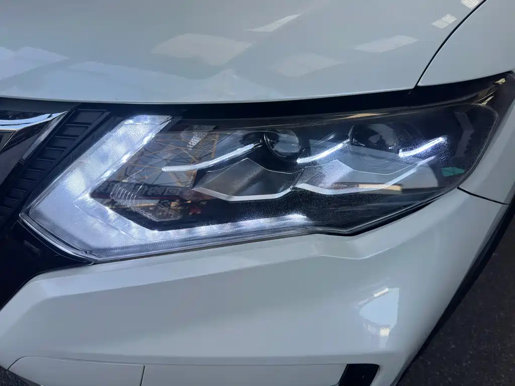 X-Trail 2017 2.5L CVT Deluxe Edition 4WD купить на сайте DeffCars