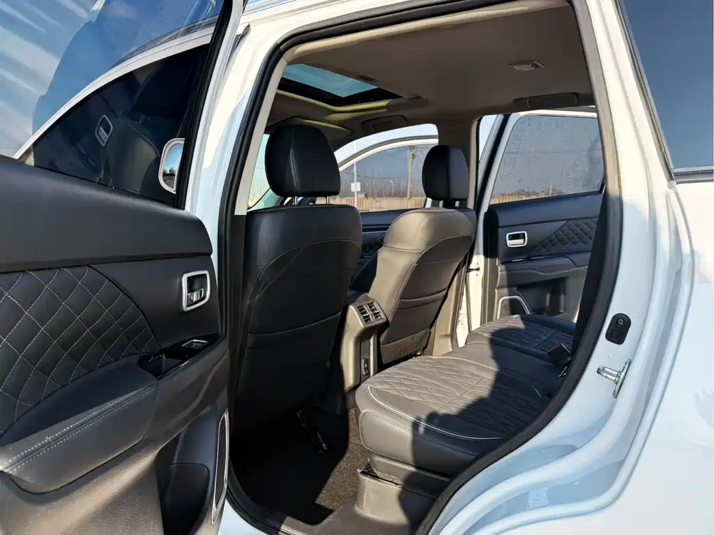 Outlander 2021 facelift 2.0L 2WD Enjoy Edition 5 seats купить на сайте DeffCars