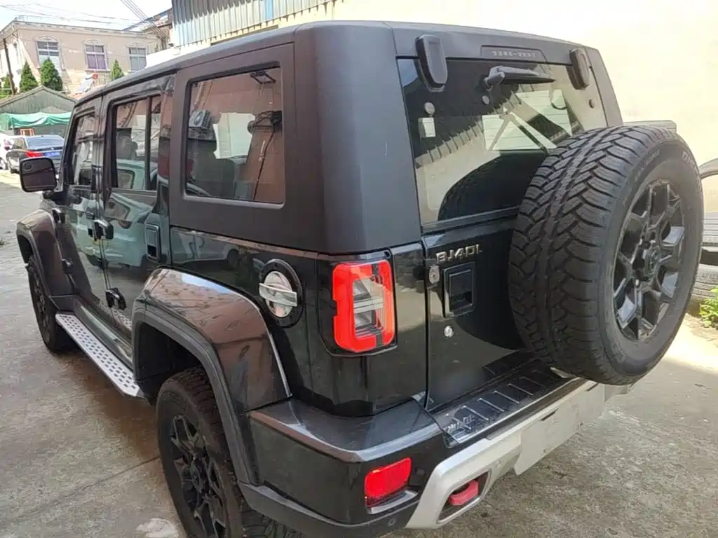Beijing Off-Road BJ40 2019 PLUS 2.3T Automatic Four-wheel Drive Exclusive Edition National VI купить на сайте DeffCars