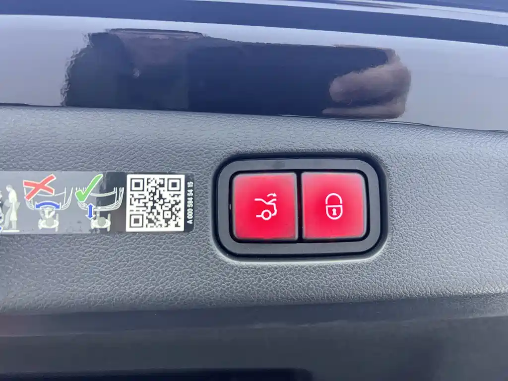 Mercedes-Benz E-Class 2024 E 300 L Luxury Model купить на сайте DeffCars