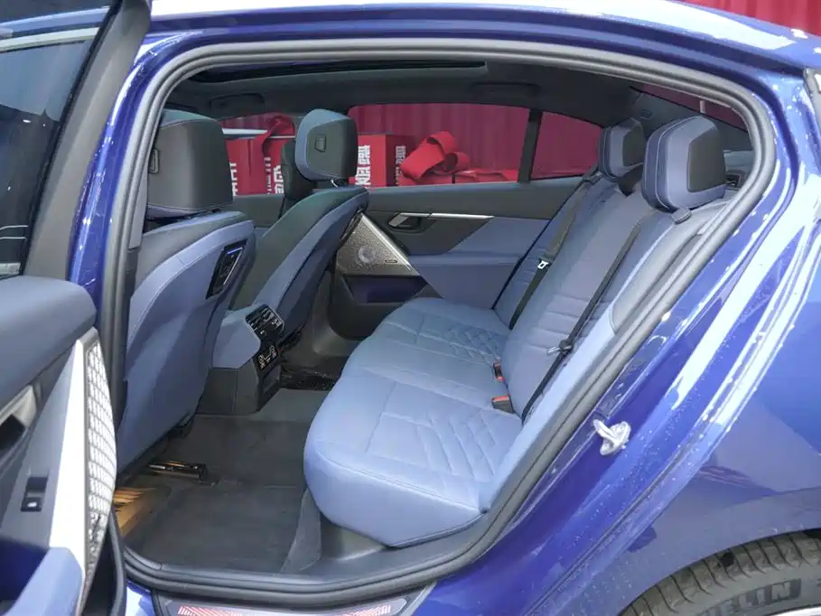 BMW 5 Series 2024 530Li Exclusive M Sports Package купить на сайте DeffCars