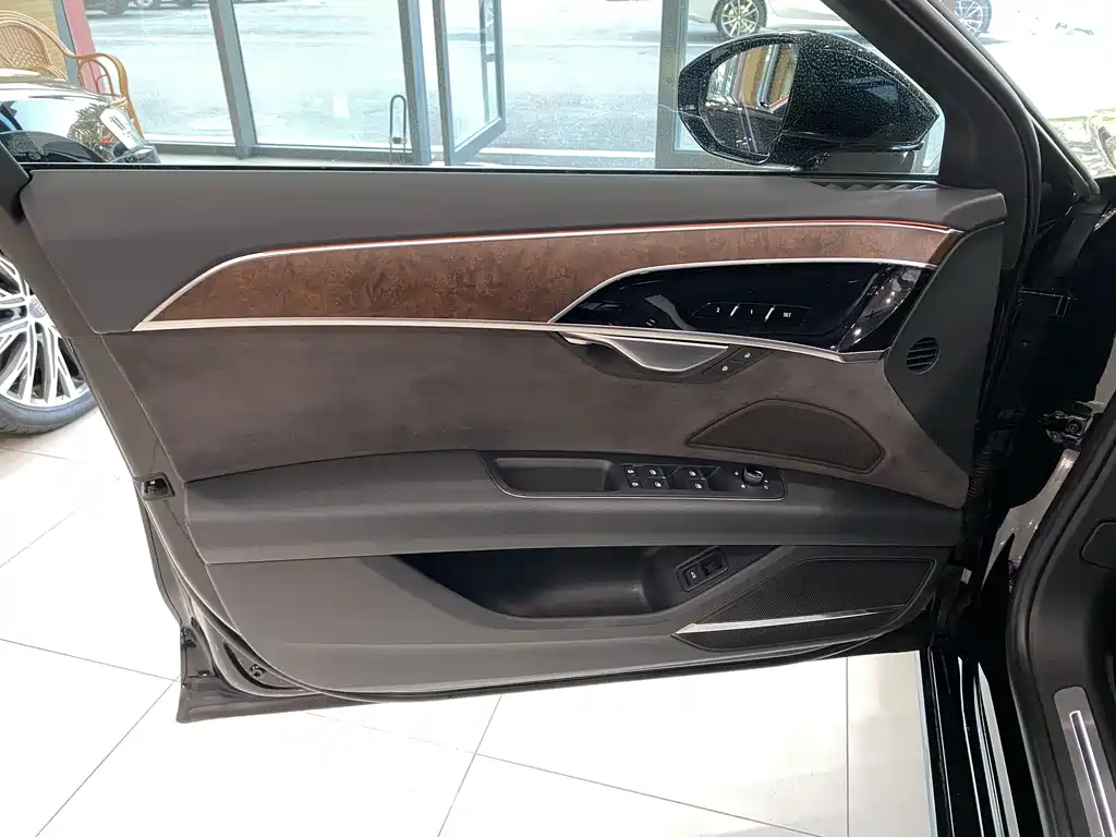 Audi A8 2018 A8L 55 TFSI quattro launch version exclusive model купить на сайте DeffCars