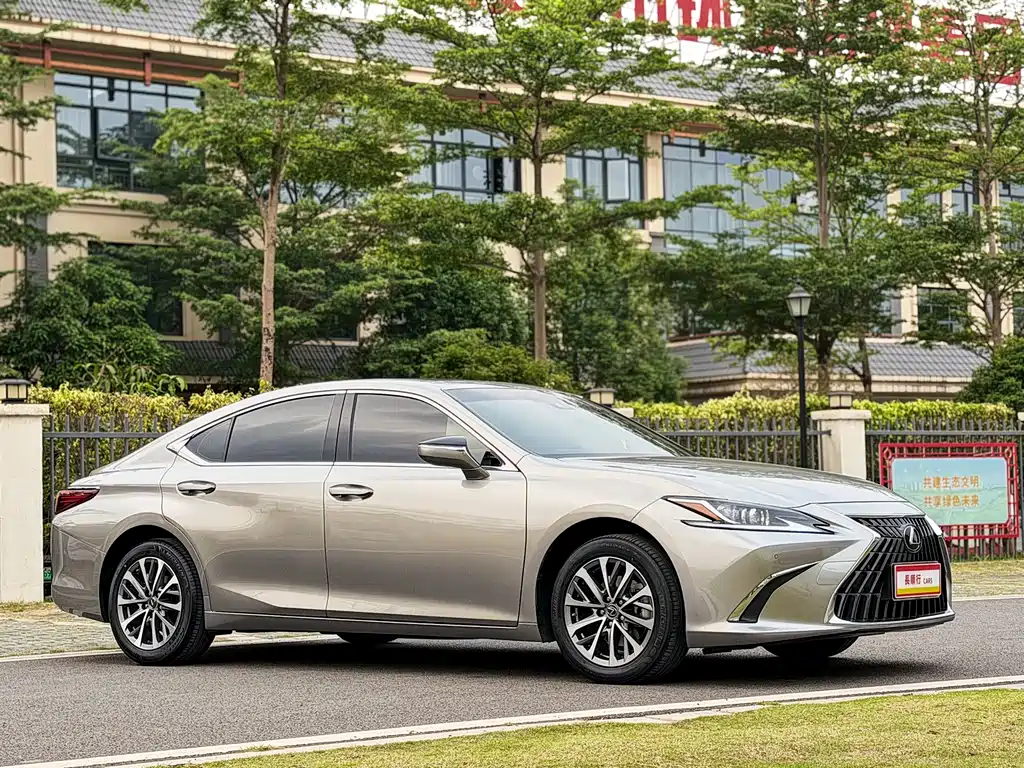 Lexus ES 2021 260 Excellence Edition купить на сайте DeffCars