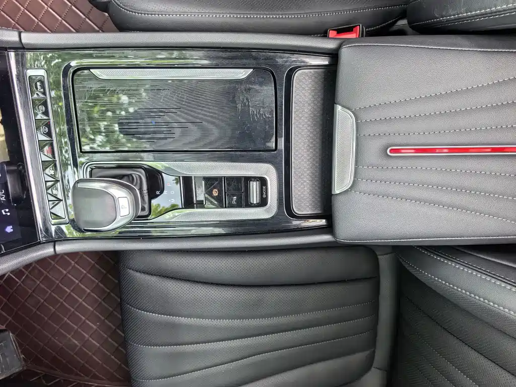Hongqi H5 2023 2.0T Automatic Intelligent Connected Flag Edition купить на сайте DeffCars