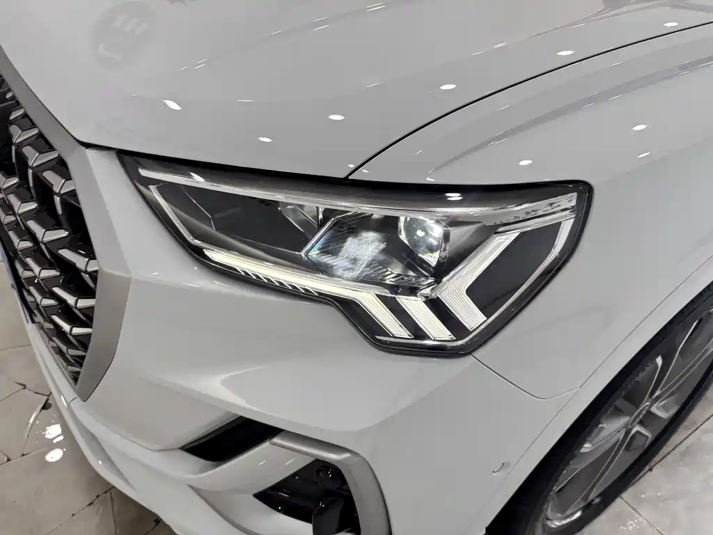 Audi Q3 2025 45th Anniversary Collector's Edition 40TFSI Fashion Dynamic купить на сайте DeffCars