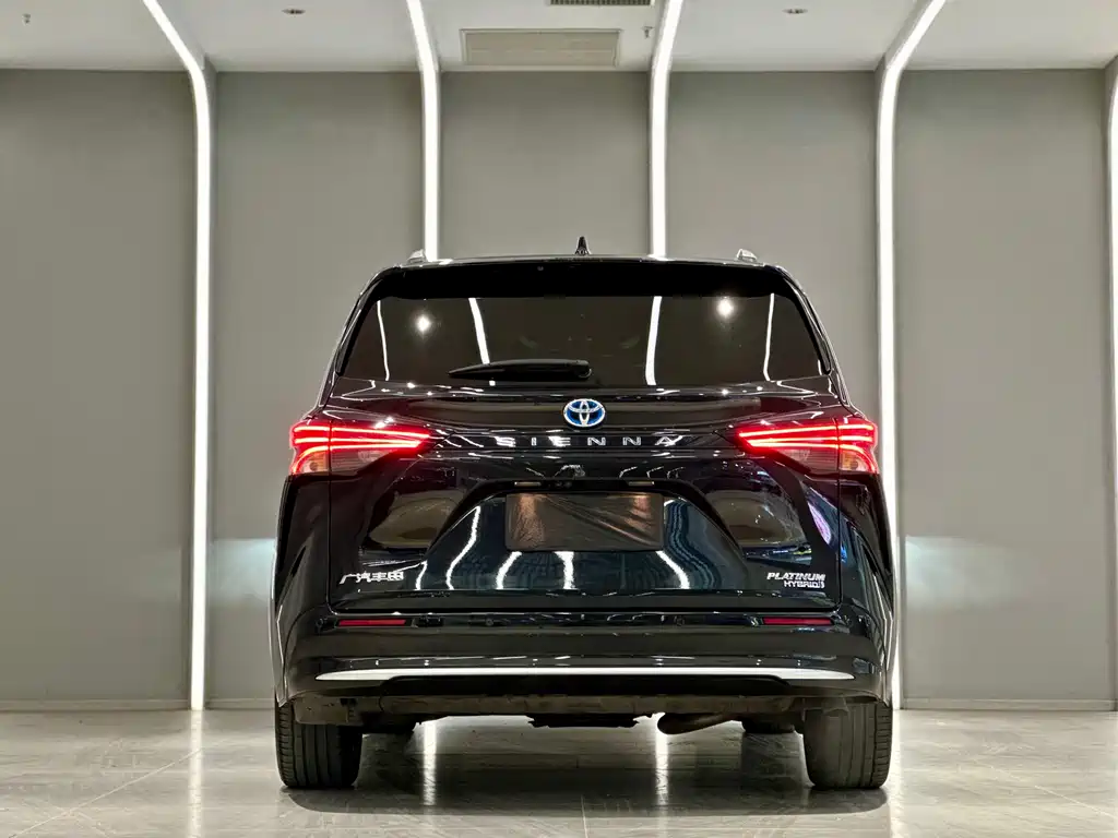 SIENNA 2023 2.5L Hybrid Platinum Edition купить на сайте DeffCars