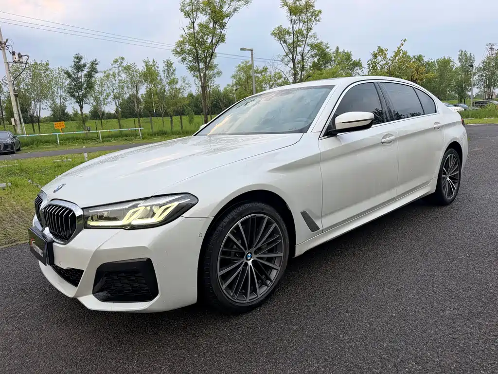 BMW 5 Series 2022 530Li Leading Luxury Package купить на сайте DeffCars