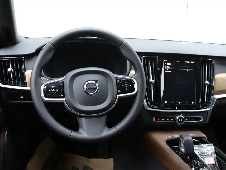 Volvo S90 2024 B5 Zhiyi Luxury Edition купить на сайте DeffCars