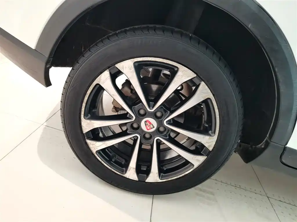 Roewe RX3 2018 1.6L Manual Internet Smart Edition купить на сайте DeffCars