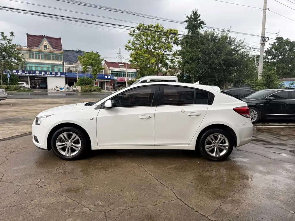 Cruze 2013 hatchback 1.6L automatic luxury model купить на сайте DeffCars