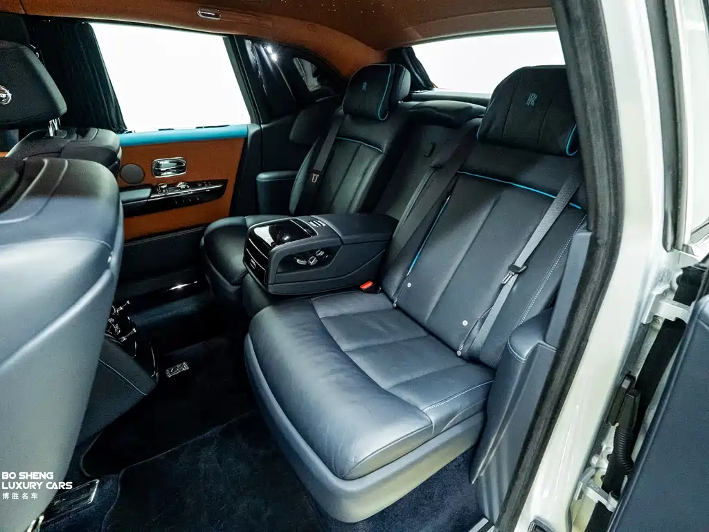 Phantom 2018 6.7T standard wheelbase version купить на сайте DeffCars