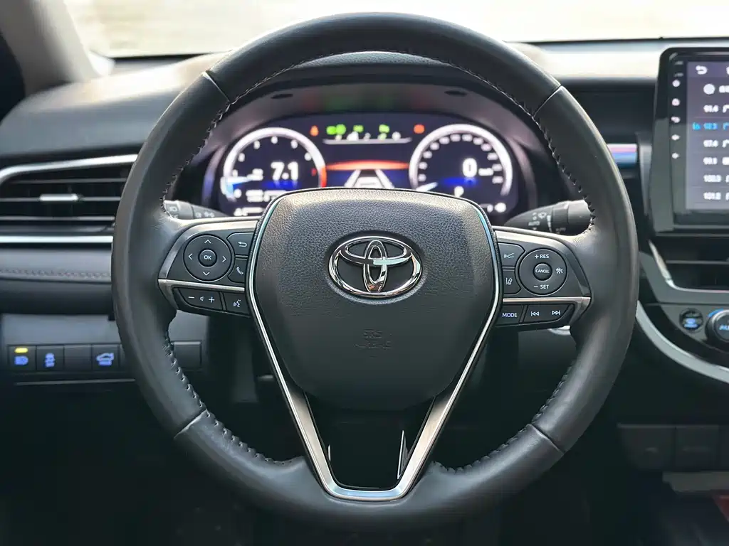 Camry 2023 2.5G Deluxe Edition купить на сайте DeffCars