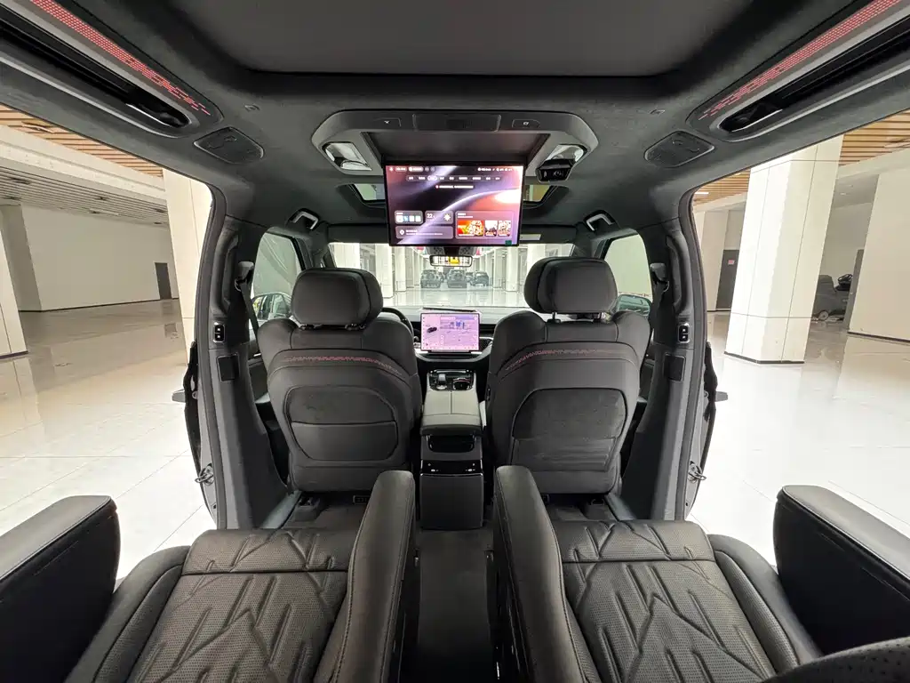 Jikrypton 009 2024 seven-seat aisle version four-wheel drive 108kWh купить на сайте DeffCars