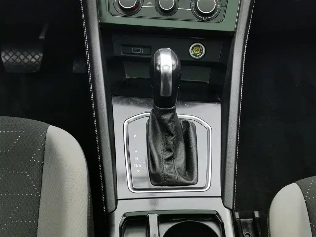 Jetta VS7 2023 280TSI automatic aggressive version купить на сайте DeffCars