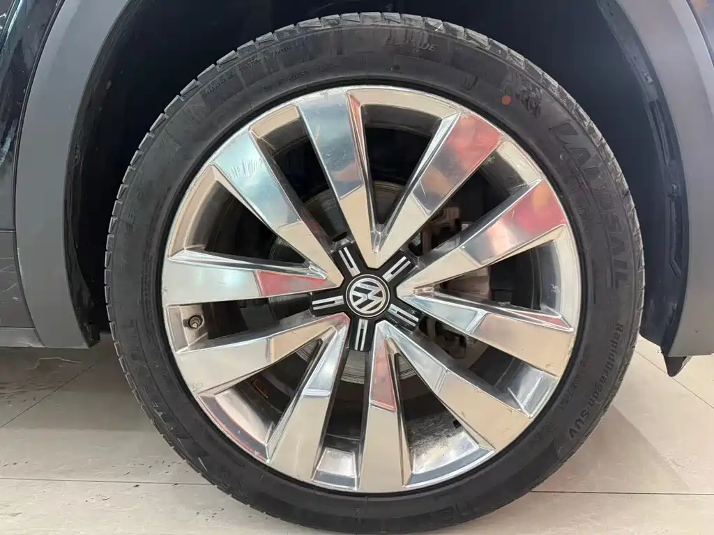 Touron 2020 Touron X facelift 530 V6 four-wheel drive flagship version купить на сайте DeffCars