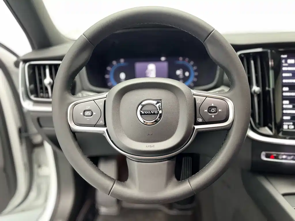 Volvo S60 2025 B4 Zhiyi Luxury Edition купить на сайте DeffCars