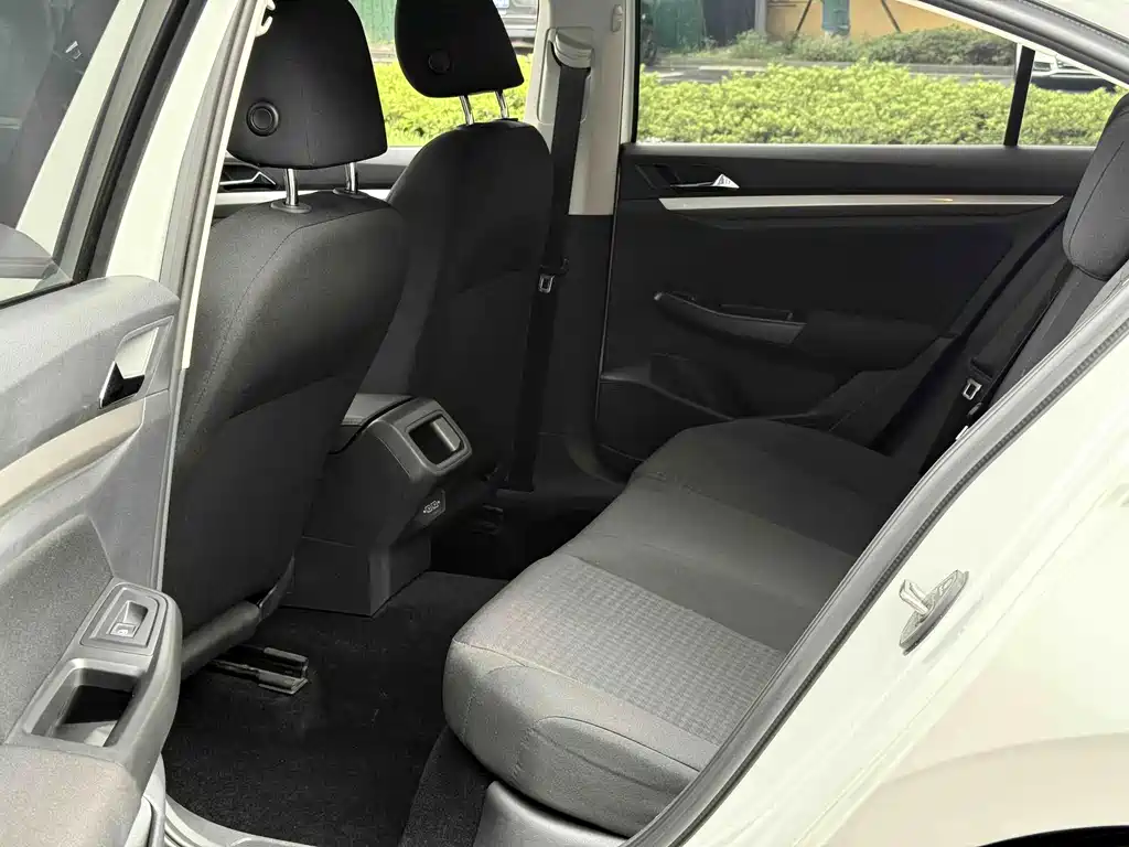 Bora 2021 1.5L Automatic Fashion Smart Connected Edition купить на сайте DeffCars