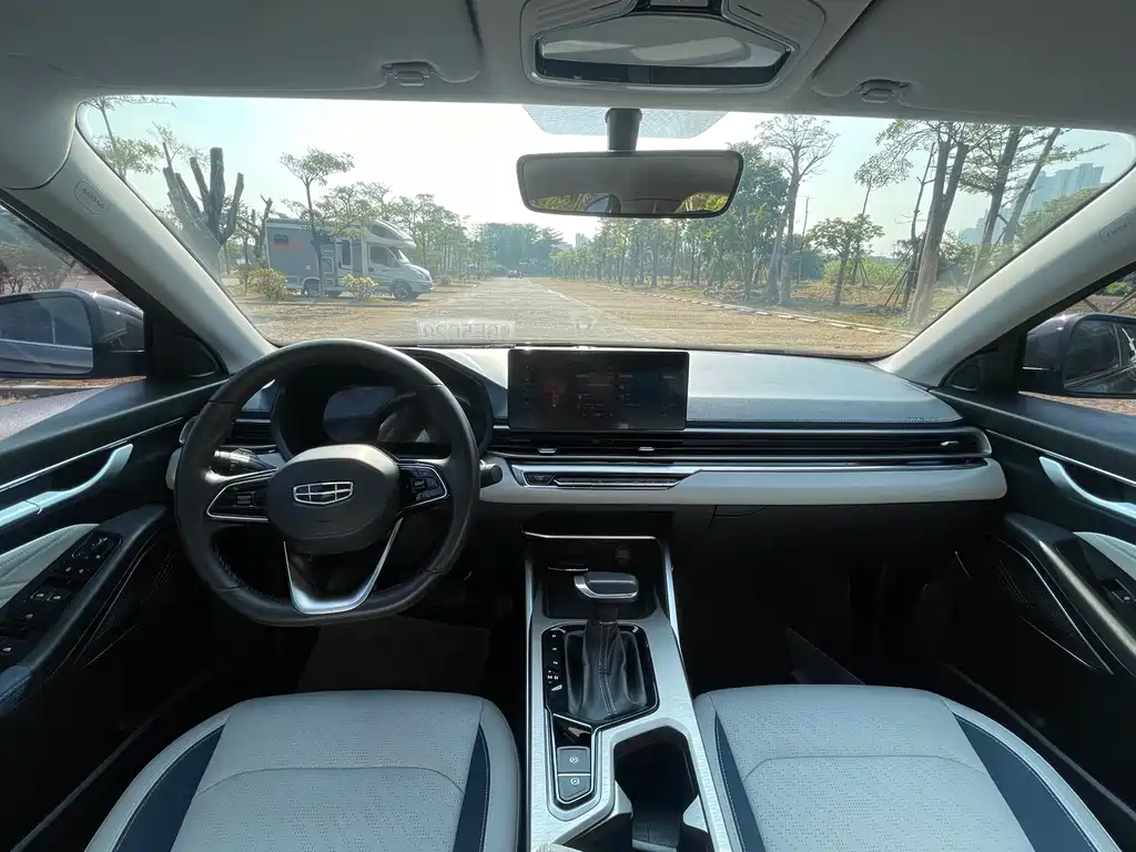 Emgrand 2023 4th Generation Champion Edition 1.5L CVT flagship model купить на сайте DeffCars