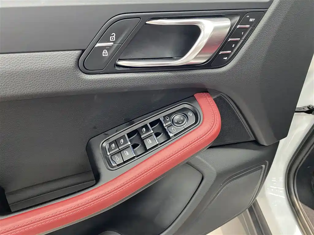 Macan 2023 Macan 2.0T купить на сайте DeffCars
