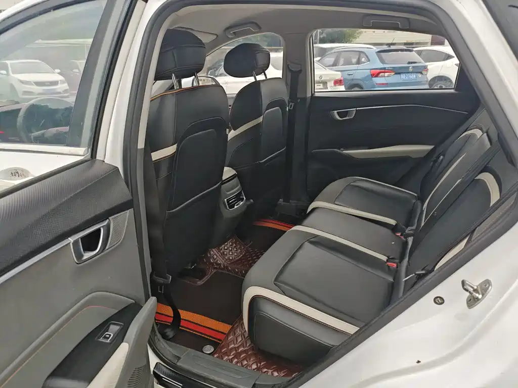 Baojun RC-6 2019 1.5T CVT 24-hour online luxury model купить на сайте DeffCars