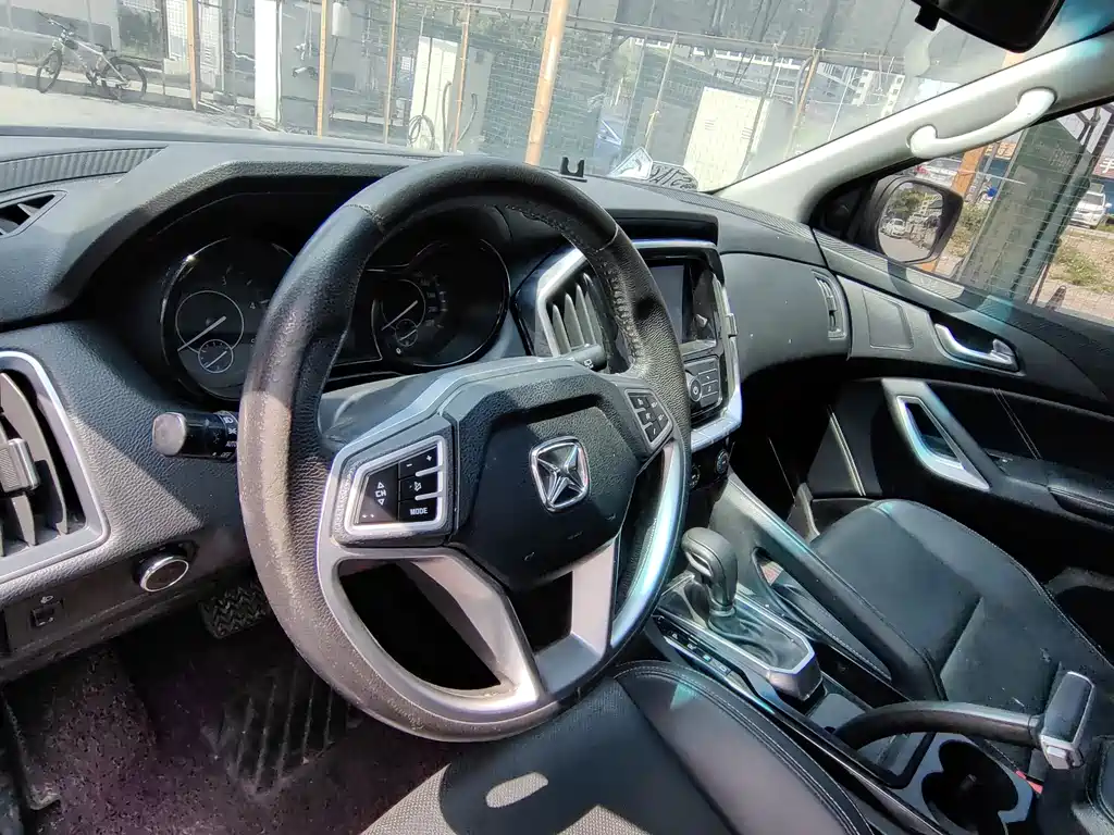 Yusheng S350 2017 2.0T automatic two-wheel drive diesel luxury sunroof version 5 seats купить на сайте DeffCars