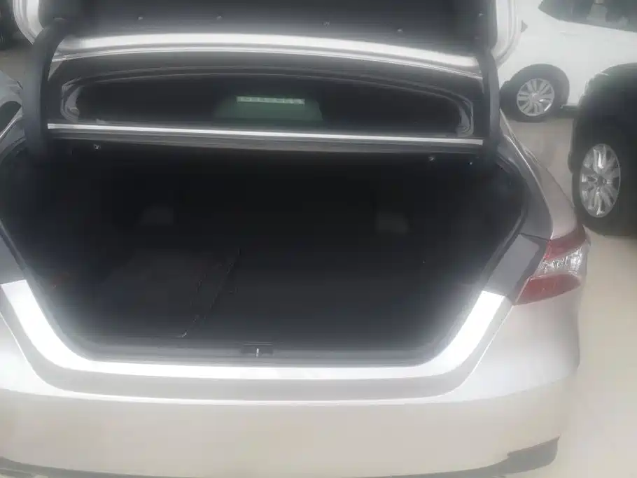 Camry 2018 2.5G Deluxe Edition купить на сайте DeffCars