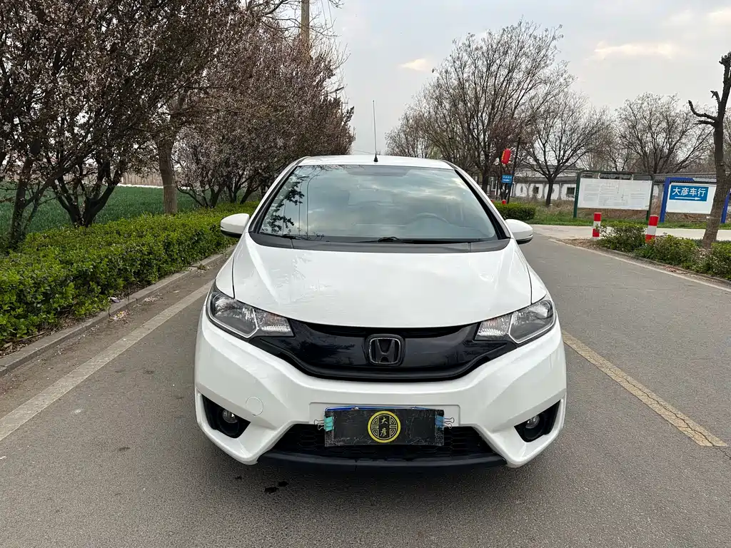 Fit 2016 1.5L SE CVT fashion model купить на сайте DeffCars