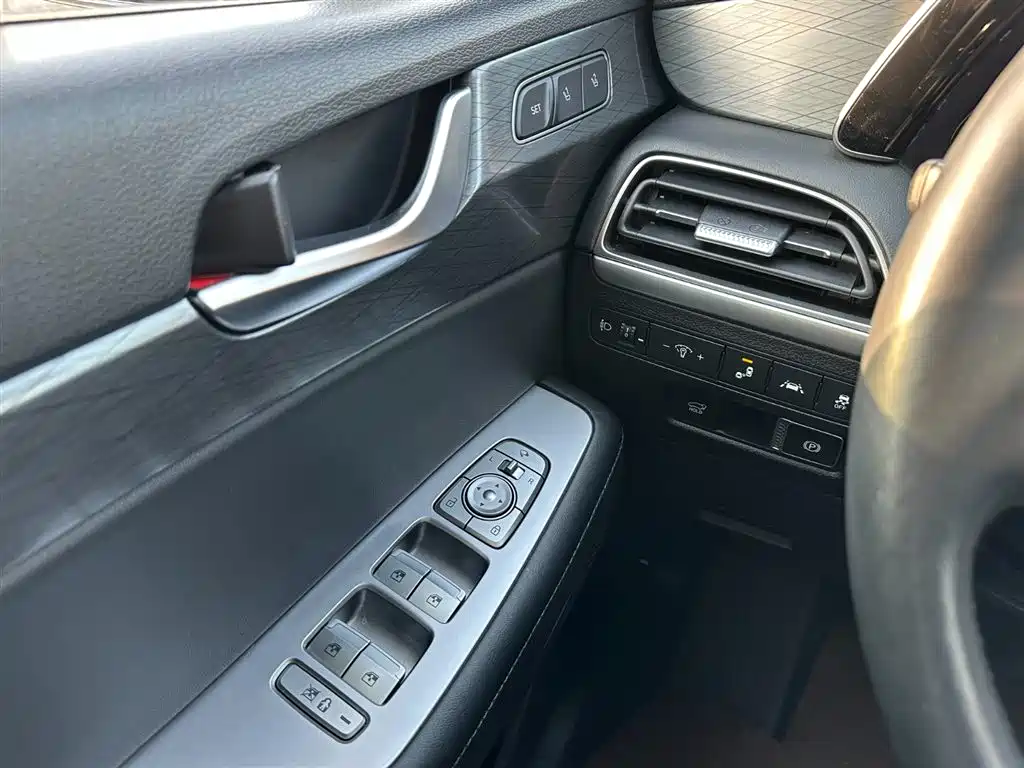 Paristi 2021 3.5L automatic four-wheel drive GLS купить на сайте DeffCars