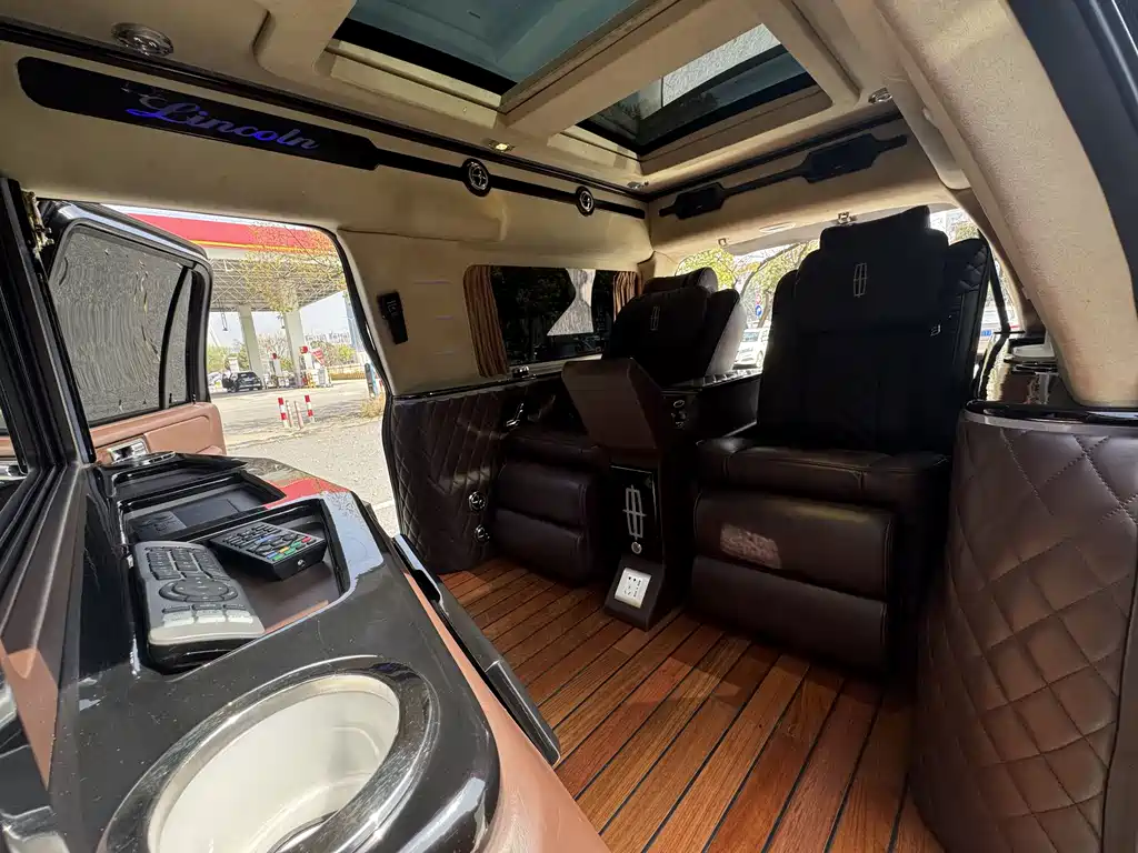 Navigator 2018 3.5T President Series National V купить на сайте DeffCars