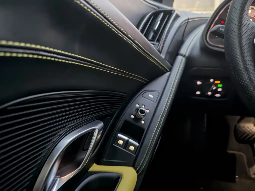 Audi R8 2017 V10 Spyder купить на сайте DeffCars